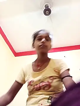 Snapshot of Saniye-143 chatting on 09.17.25 Saniye-143 online show from 09.17.25