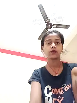 Snapshot of Saniye-143 chatting on 10.10.25 Saniye-143 online show from 10.10.25