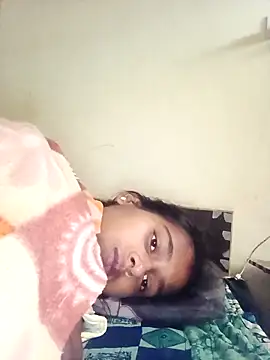 Snapshot of Saniye-143 chatting on 10.12.25 Saniye-143 online show from 10.12.25