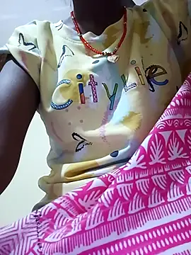 Snapshot of Saniye-143 chatting on 10.13.25 Saniye-143 online show from 10.13.25