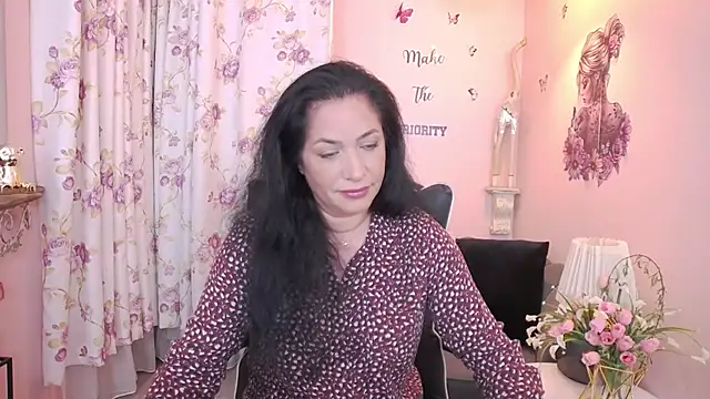 Snapshot of MyLovOne chatting on 05.20.26 MyLovOne online show from 05.20.26