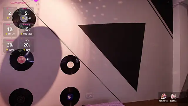 Snapshot of Lilith_and_Khloe chatting on 02.13.26 Lilith and Khloe online show from 02.13.26