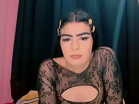 Snapshot of _crystal23_ chatting on 09.30.25 crystal23 online show from 09.30.25