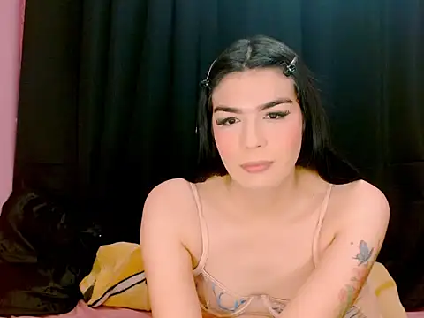 Snapshot of _crystal23_ chatting on 10.25.25 crystal23 online show from 10.25.25