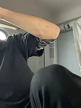 Snapshot of otouhu76 chatting on 11.05.25 otouhu76 online show from 11.05.25