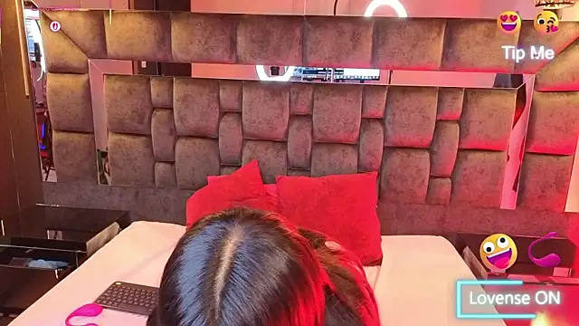 Snapshot of Aniajoness_ chatting on 02.21.26 Aniajoness online show from 02.21.26