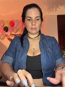 Snapshot of carol_cruz133 chatting on 04.28.26 carol cruz133 online show from 04.28.26