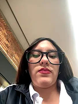 Katie rawwww online show from 11.05.25