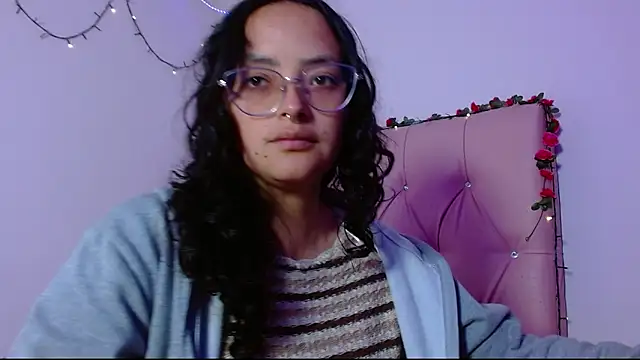 manumeow1 online show from 12.13.25