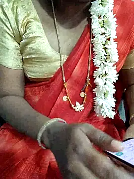 Snapshot of lolida69thamil chatting on 09.19.25 lolida69thamil online show from 09.19.25