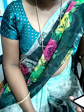 Snapshot of lolida69thamil chatting on 09.19.25 lolida69thamil online show from 09.19.25