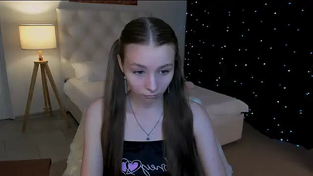 Snapshot of JulieDaniel chatting on 02.18.26 JulieDaniel online show from 02.18.26