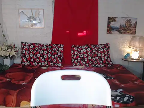 Snapshot of aneredfox chatting on 02.25.26 aneredfox online show from 02.25.26