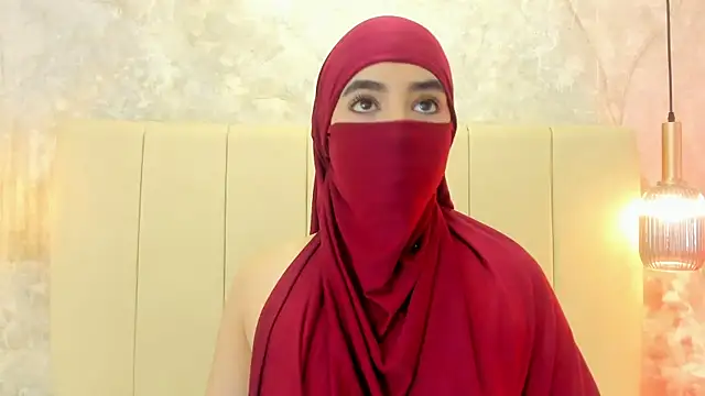 nayiraa  online show from 10.18.25