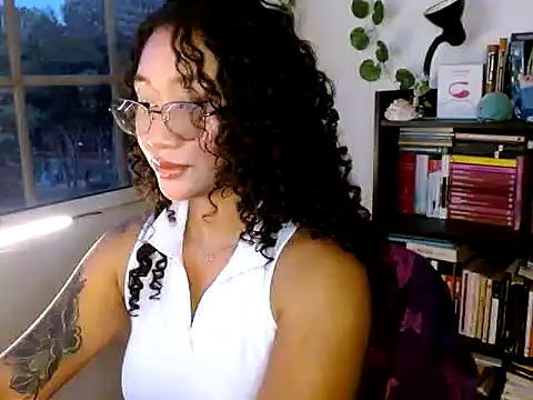 Snapshot of clitia_xx chatting on 11.27.25 clitia xx online show from 11.27.25