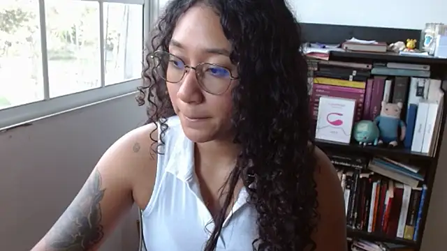Snapshot of clitia_xx chatting on 02.04.26 clitia xx online show from 02.04.26