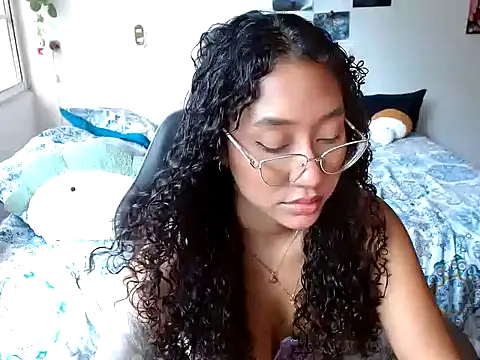 Snapshot of clitia_xx chatting on 07.16.26 clitia xx online show from 07.16.26