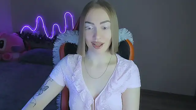 LaraKrein lk online show from 12.15.25