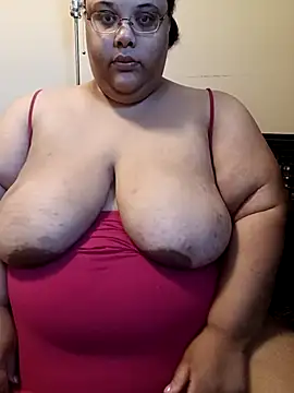 Snapshot of SexyBBW10790 chatting on 09.27.25 SexyBBW10790 online show from 09.27.25