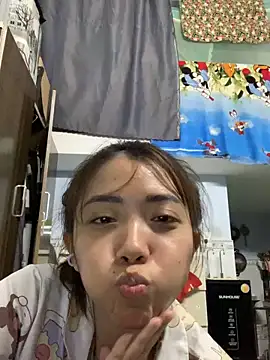 Snapshot of Minee1202 chatting on 04.14.26 Minee1202 online show from 04.14.26