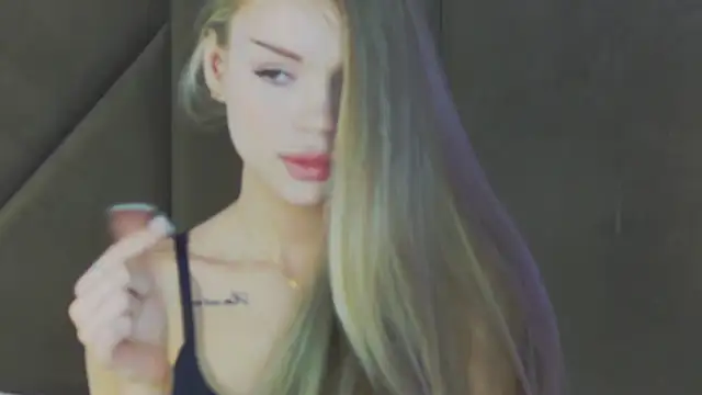 Snapshot of MarilynNova chatting on 04.25.26 MarilynNova online show from 04.25.26