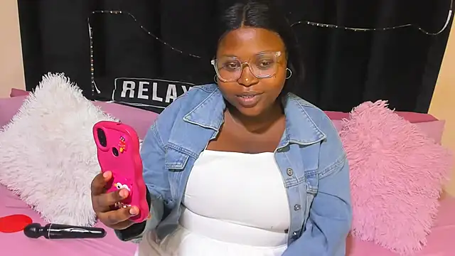 AmazingDarkDoll online show from 03.18.26