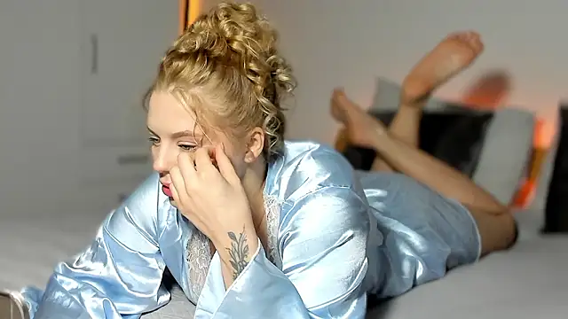 LilyFlamee online show from 03.18.26