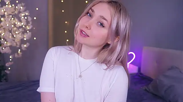 Snapshot of AccaCroyle chatting on 02.04.26 AccaCroyle online show from 02.04.26