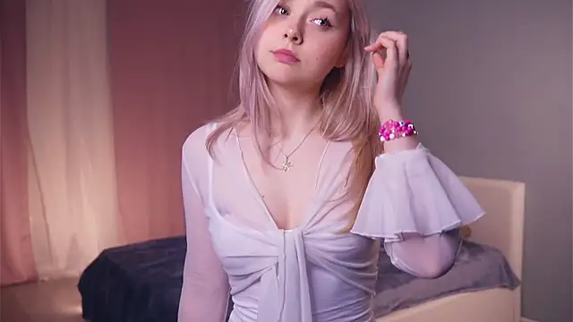 Snapshot of AccaCroyle chatting on 02.13.26 AccaCroyle online show from 02.13.26