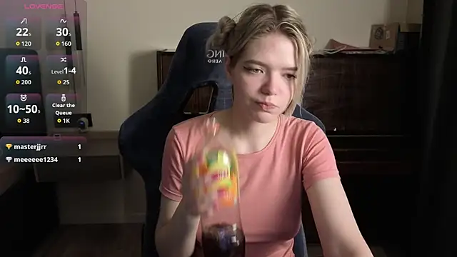 Snapshot of KatanaSVibe chatting on 05.19.26 KatanaSVibe online show from 05.19.26