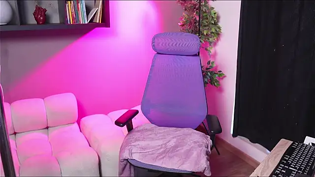 Emma and Issac online show from 06.23.26