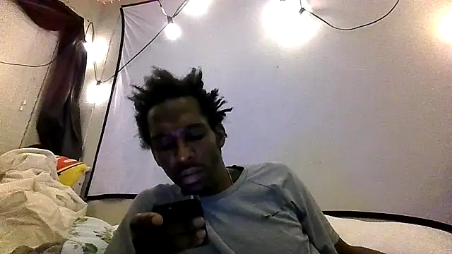 Snapshot of Triggerhappycj100 chatting on 05.06.26 Triggerhappycj100 online show from 05.06.26