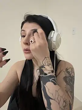 Snapshot of Privad_ravenna chatting on 09.19.25 Privad ravenna online show from 09.19.25