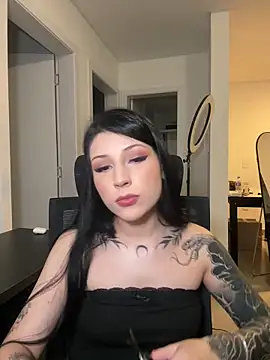 Snapshot of Privad_ravenna chatting on 04.26.26 Privad ravenna online show from 04.26.26