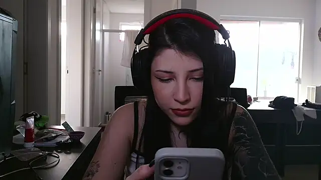 Snapshot of Privad_ravenna chatting on 05.19.26 Privad ravenna online show from 05.19.26