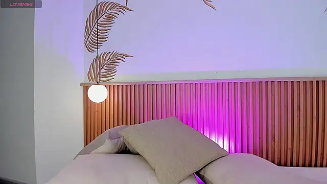 Valleriie  online show from 01.08.26