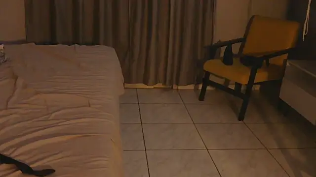 Snapshot of TrisalQuente chatting on 02.15.26 TrisalQuente online show from 02.15.26