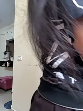 Snapshot of modelnishu chatting on 04.30.26 modelnishu online show from 04.30.26