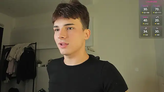 Snapshot of mystic_evan chatting on 03.11.26 mystic evan online show from 03.11.26