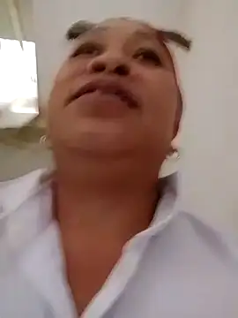 Snapshot of Mamapm20 chatting on 10.08.25 Mamapm20 online show from 10.08.25