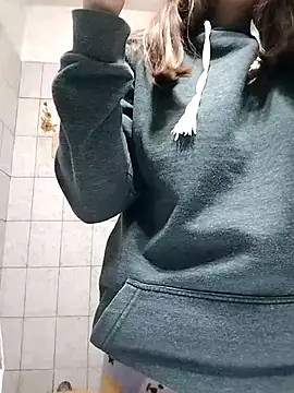 Snapshot of Auroraluna_- chatting on 09.21.25 Auroraluna - online show from 09.21.25