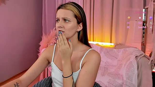 LilLisa online show from 11.08.25