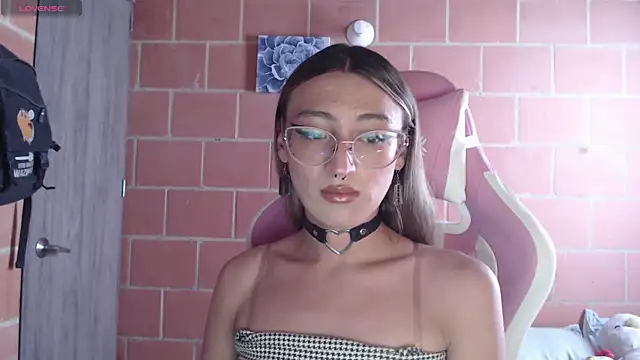 Snapshot of Andrea_camilaaa chatting on 10.01.25 Andrea camilaaa online show from 10.01.25