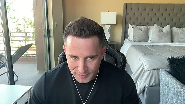 brettmycles28 online show from 10.01.25