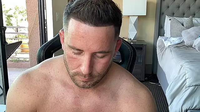 brettmycles28 online show from 10.21.25