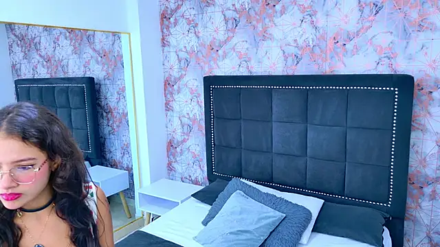 Angelique Angell online show from 03.03.26