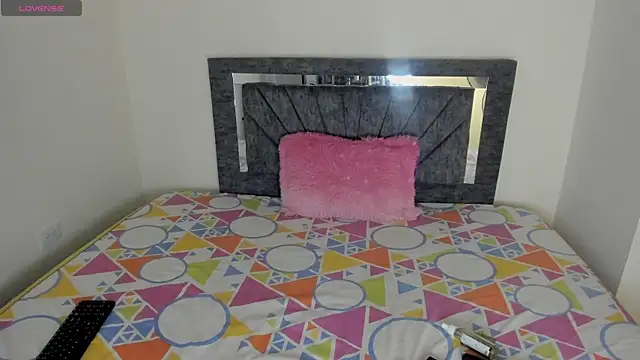 Laurasofia01 online show from 04.05.26