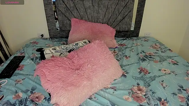 Laurasofia01 online show from 04.09.26