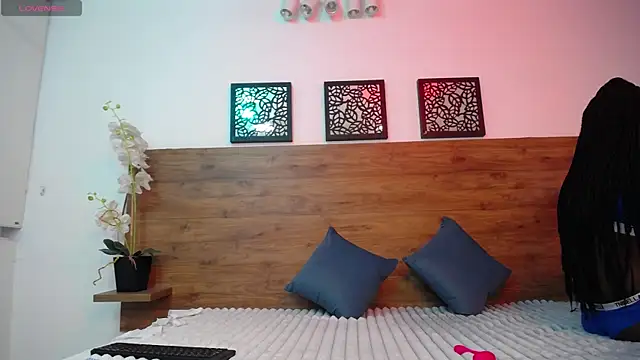 AlexandraCambell online show from 10.06.25