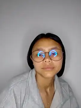 Snapshot of SofieLove_01 chatting on 02.13.26 SofieLove 01 online show from 02.13.26